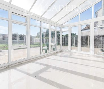 4 bedroom bungalow to rent Park Road, CO15 - Photo 1