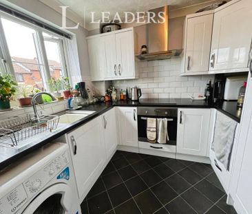 2 bedroom property to rent Brackenwood Crescent, Bury St Edmunds, IP32 - Photo 5