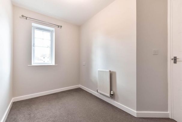 3 bedroom end of terrace house to rent - Photo 1