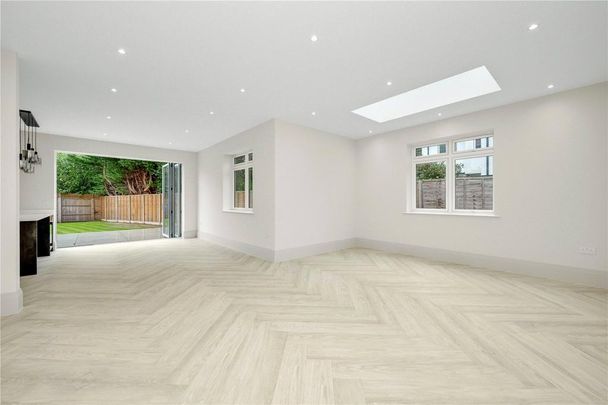 5 bedroom semi-detached house to rent - Photo 1