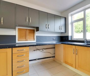 3 bedroom semi-detached house to rent - Photo 2