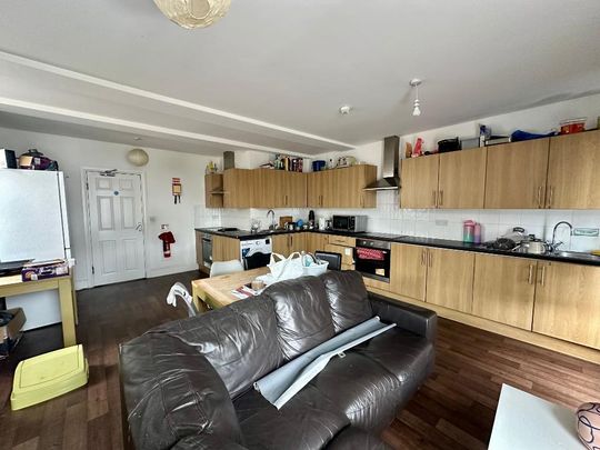 1 bedroom in a flat share to rent - Photo 1