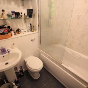 The Rowans, Woking, Surrey, GU22 - Photo 2