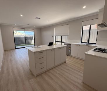 Brand New Coastal Living - Spacious 3 Bedroom, 2 Bathroom Home - Photo 6