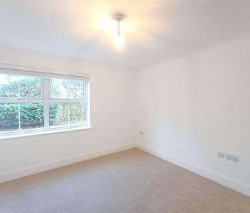 Tobermory Close, Langley, SL3 - Photo 4