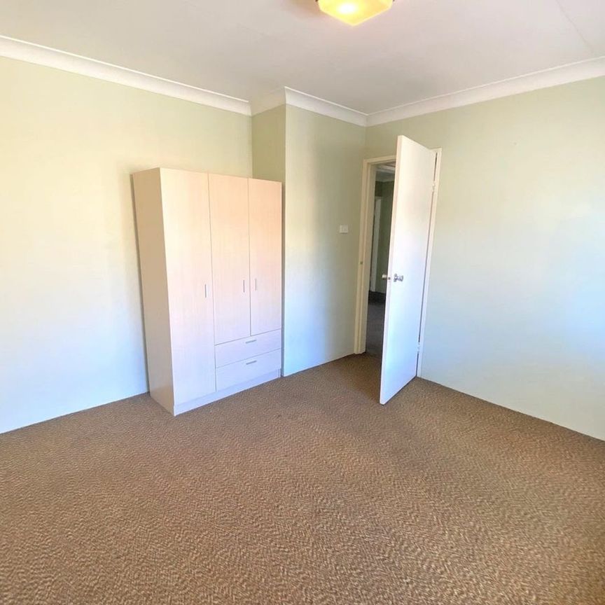 Neat Unit with Parking&excl; - Photo 1