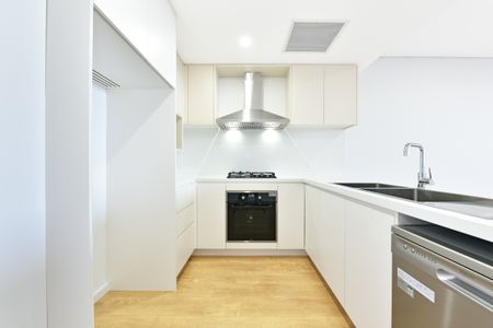 Townhouse Living, 2 Level Apartment - New! - Photo 5