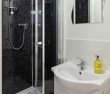 Studio Gold - Photo 6