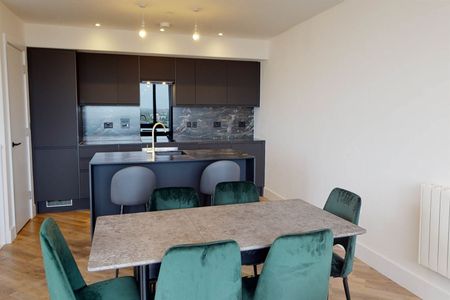 3 bed apartment to rent in Regents Plaza, Gosforth, NE3 - Photo 5