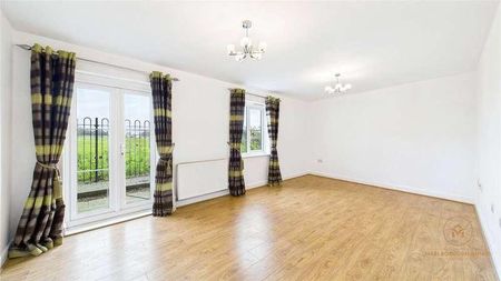 Oakside Court, Fencepeice Road, Ilford, Essex, IG6 - Photo 3