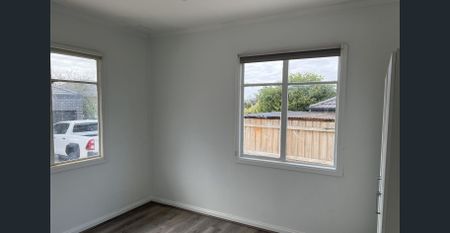 Positioned Perfectly! - Photo 5