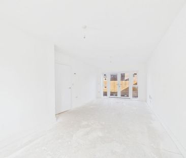 4 bedroom detached house to rent - Photo 4