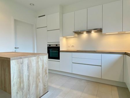 Nieuwbouwwoning met 3 slaapkamers, dubbele garage en zuidgerichte tuin in Heule - Foto 4