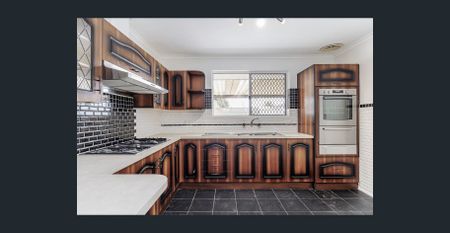 Spacious Family Home in Coastal North Haven - Photo 5