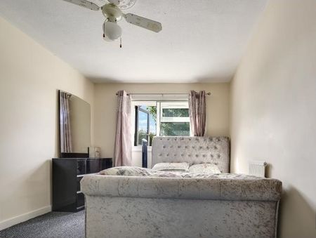 1 Bed Flat, Upton Park / East Ham, E6 - Photo 2