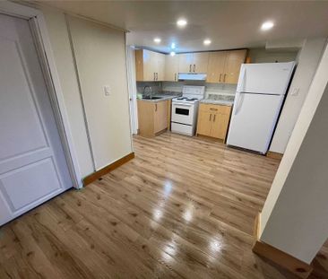 For Lease - 102 Billington Crescent, Toronto, Ontario - Photo 3