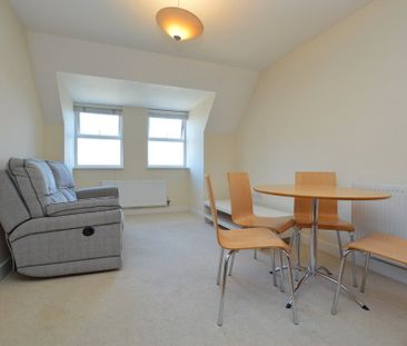 Maybury Road, Woking, Surrey, GU21 5JD - Photo 2