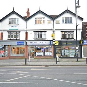 1 bedroom property to rent in Cheadle - Photo 2