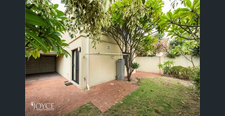 Location Location! - Photo 2