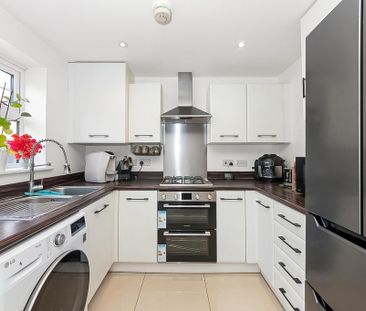 3 bedroom terraced house to rent - Photo 6