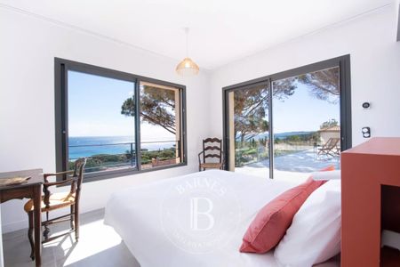 LOCATION SAISONNIÈRE - GOLFE DE SAINT-TROPEZ/SAINTE-MAXIME - VILLA MODERNE - 6 CHAMBRES - VUE MER - Photo 5