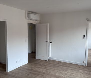 Location Appartement 2 pièces 46m² ST RAPHAEL 83700 - Photo 5