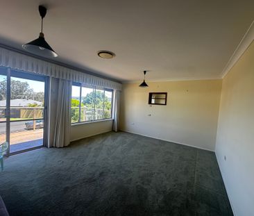 Large Family Home - Photo 1