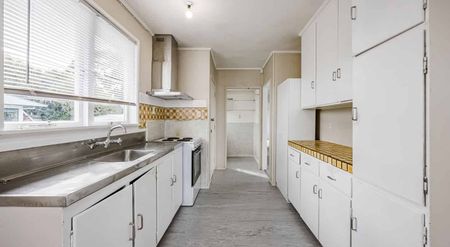 Paradise on President - Photo 3