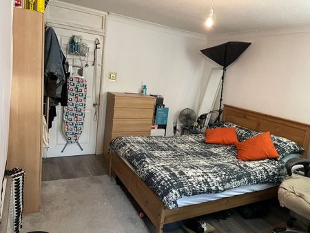 3 Bed Terraced House, Benwick Close, SE16 - Photo 2