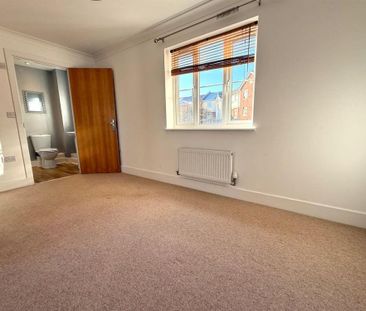 Russell Walk, Exeter - Photo 4