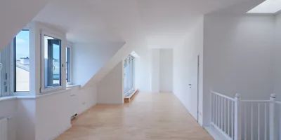 NEU! Lichtdurchflutete 3-Zimmer-Maissonette-Dachgeschosswohnung mit Terrasse! - Photo 3