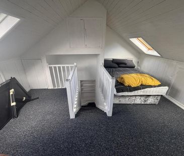 2 bedroom flat to rent - Photo 2