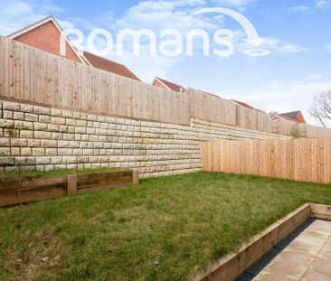 4 bedroom semi-detached house to rent - Photo 2
