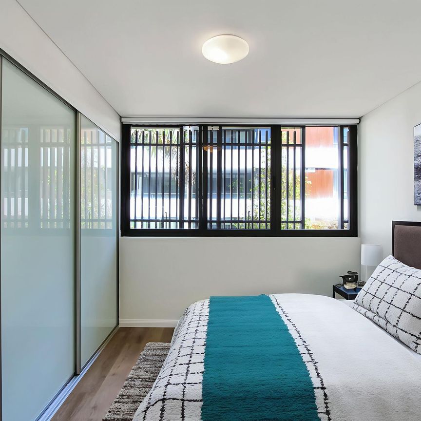 Newly Renovated 2-Bedroom Apartment - Photo 1