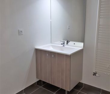 Location Appartement 2 pièces 41m² LAUNAGUET 31140 - Photo 2