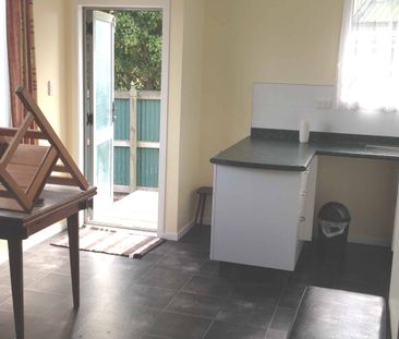 Tidy home on Fairmont - Photo 2