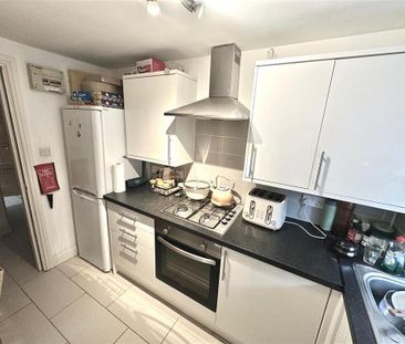 2 bedroom flat to rent - Photo 6