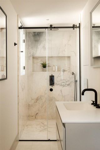 4 bedroom mews to rent - Photo 4
