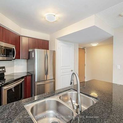 Finch/Yonge-Beauty!Freshly Painted 1056 sqft 2Bd+Den 2Pkg &Locker - Photo 3