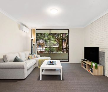 2 BEDROOM GEM IN THE HEART OF PARRAMATTA! GREAT VALUE! - Photo 1