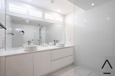 Exquisite Living with Unmatched Views of Sydney Harbour - Photo 3