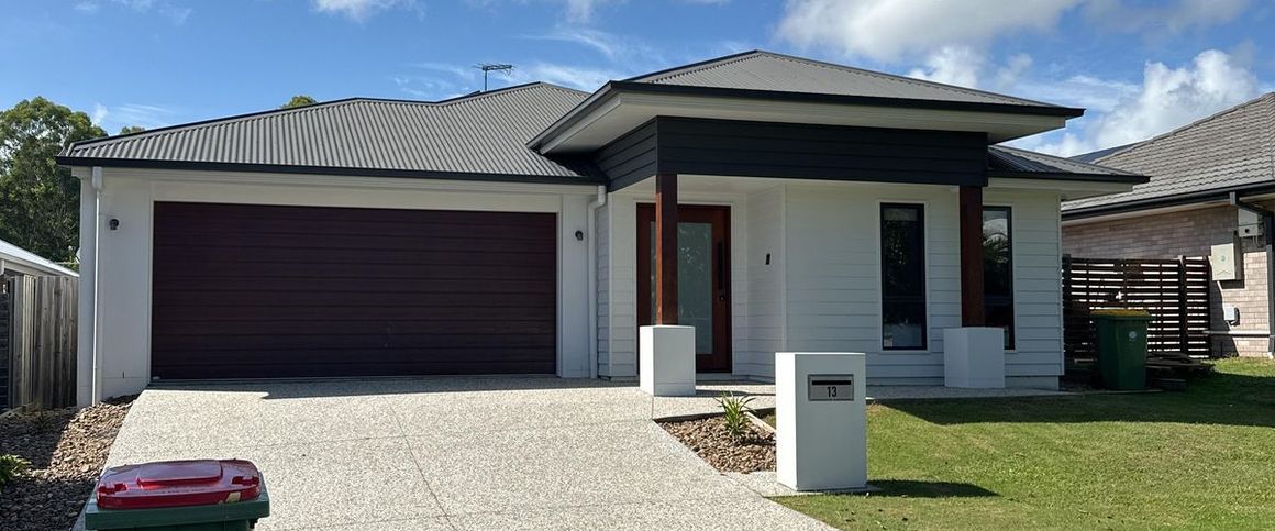 SIMPLEY STUNNING HOME with DUCTED AIR-CONDTIONING - RENT INCREASING TO $810 TWO MONTHS AFTER COMMENCEMENT OF LEASE - Photo 1