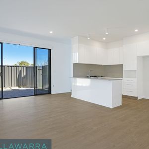 MODERN THREE BEDROOM DUPLEX - Photo 2