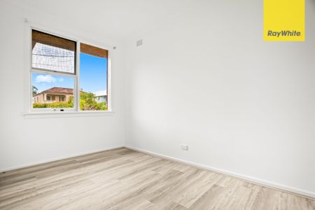 Stylishly Renovated Family Home in Peaceful Kingswood Pocket - Photo 2