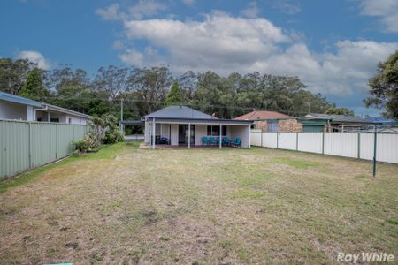 3 BEDROOM COTTAGE WITH SPACIOUS YARD!! - Photo 4