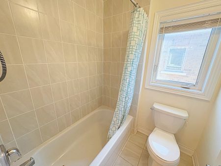 For Lease - 372 Kirkham Drive, Markham, Ontario - Photo 2