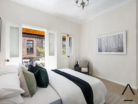 City fringe lifestyle 3 bedroom terrace offering exceptional convenience - Photo 3