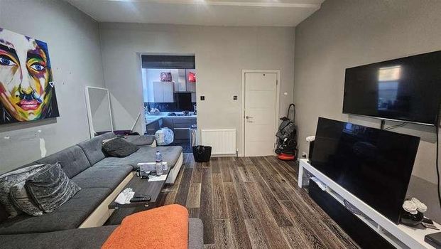 Norbury Avenue, Thornton Heath, CR7 - Photo 1