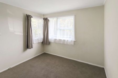 Fully Renovated Three Bedroom House! - Photo 4