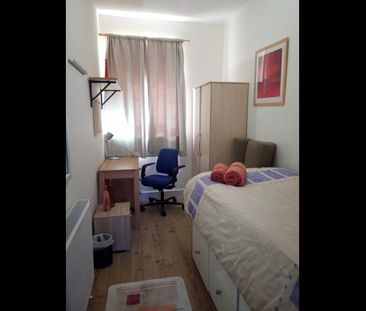 3 Bed Flat, Froghall Road, AB24 - Photo 1